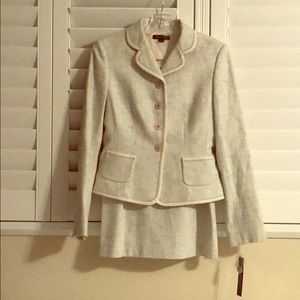 Tahari 2 piece Jacket and Skirt Ensemble